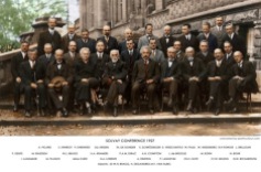 Vinte e nove dos cientistas mais influentes da história reunidos no Congreso Solvay (1927)