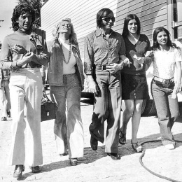 Wilton Franco, Hebe Camargo e Emerson Fittipaldi passeiam no Sumaré em São Paulo nos anos 70